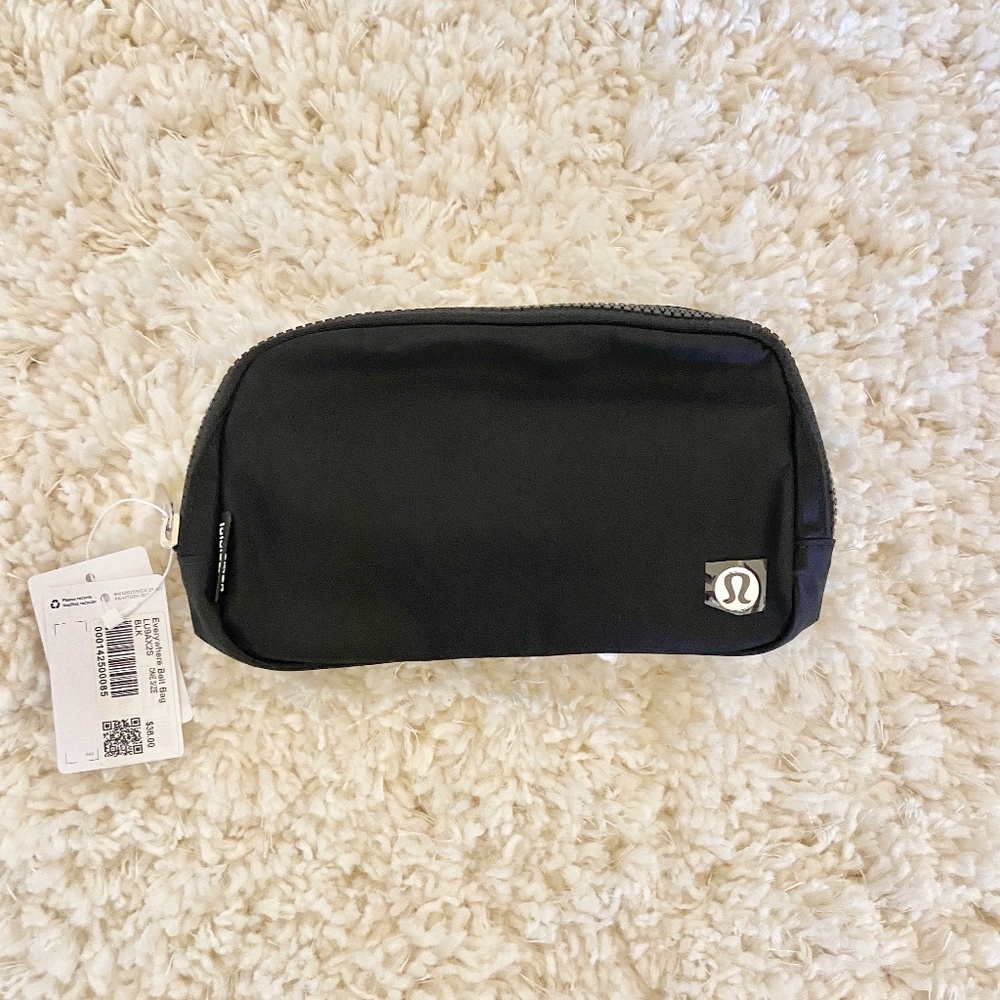 Lululemon Everywhere Belt Bag Black NWT